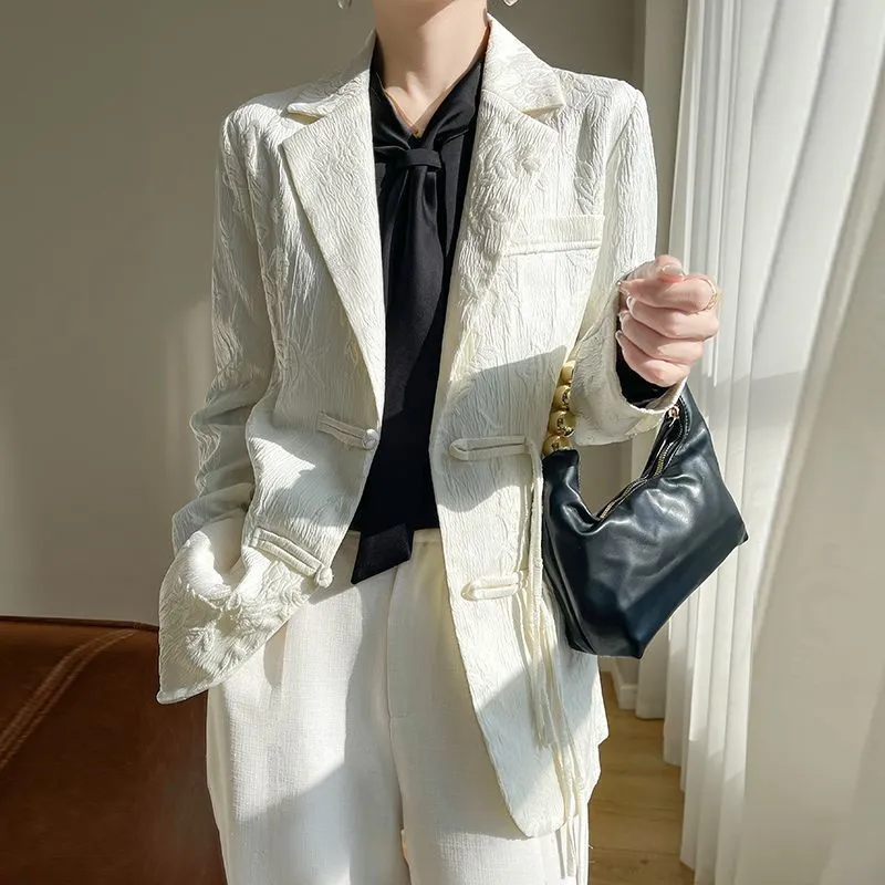 Women Formal Wear Blazers - Blazer Feminino Branco Texturizado com Lapela